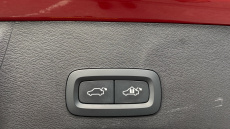 Volvo Xc40 2.0 B4P Plus Dark 5dr AWD Auto Petrol Estate